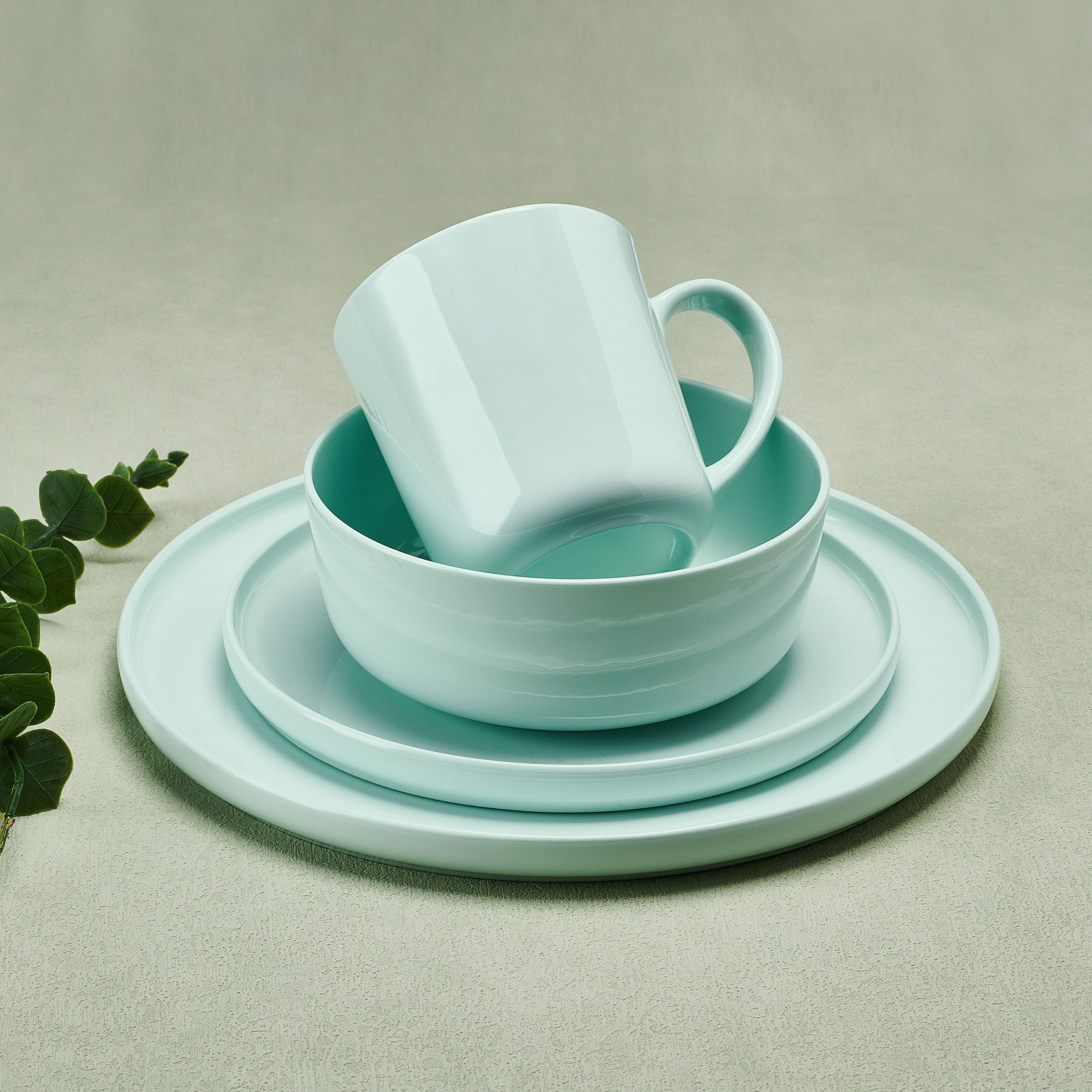 Madison Mint 32 Piece Dinnerware Set. Service for 8 - Image 2