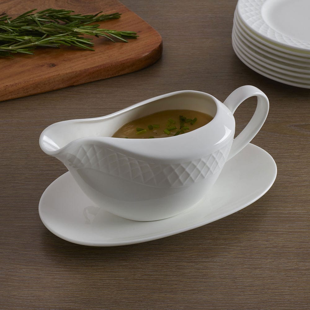 Trellis White Gravy Boat with Stand - Image 3